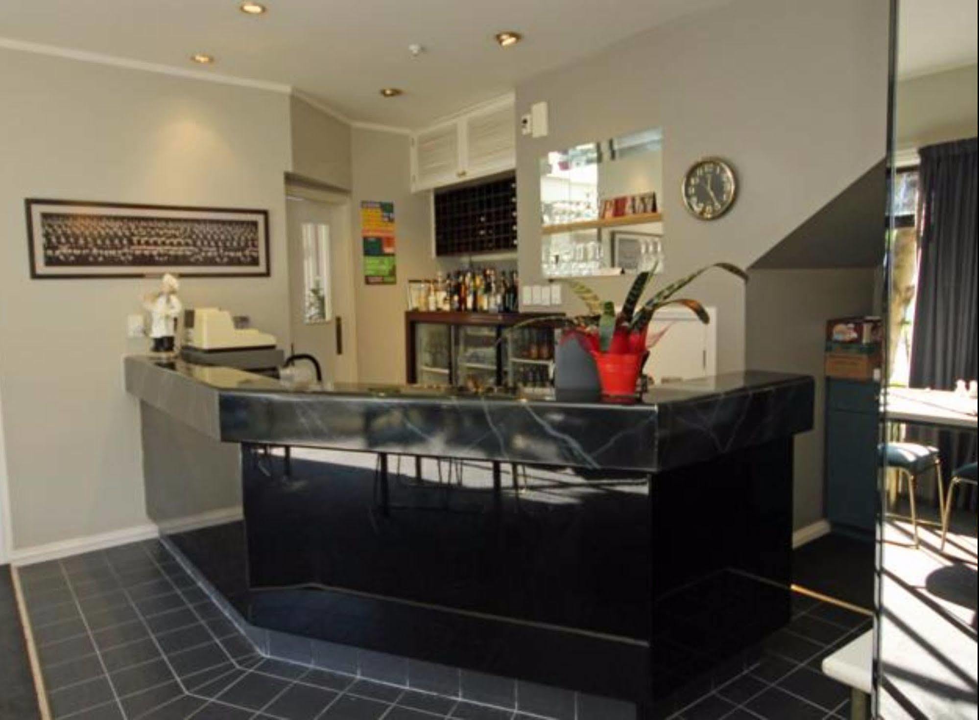 Champers Motor Inn Лоуер-Гатт Екстер'єр фото